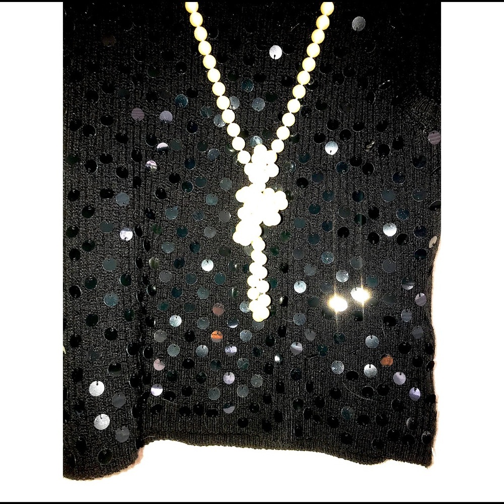 🔥BLACK SEQUINED SLEEVELESS TOP - Picture 6 of 6